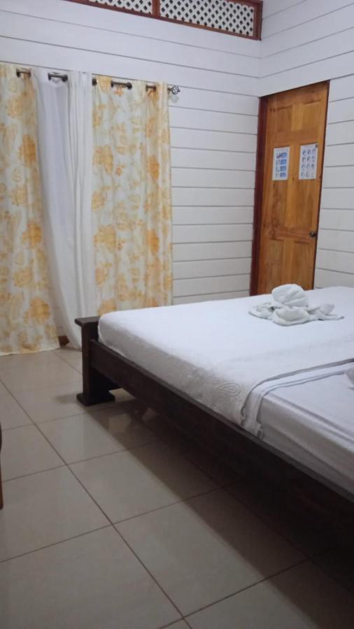 Hotel Liah'S Tortuguero Luaran gambar